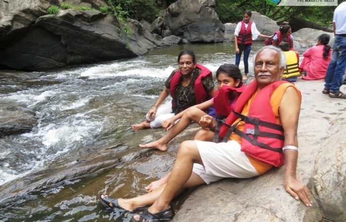 dudhsagar- waterfall trip -dudhsagar-falls.com Family tour